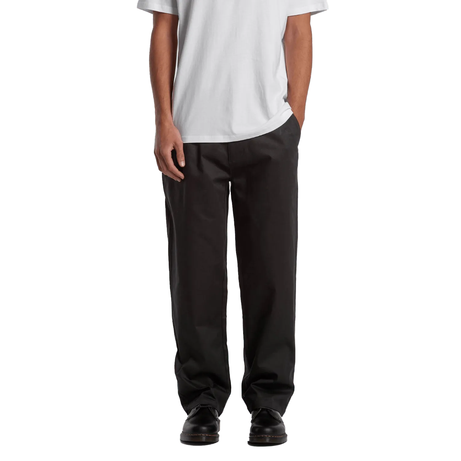 Mens Relaxed Pants Model image